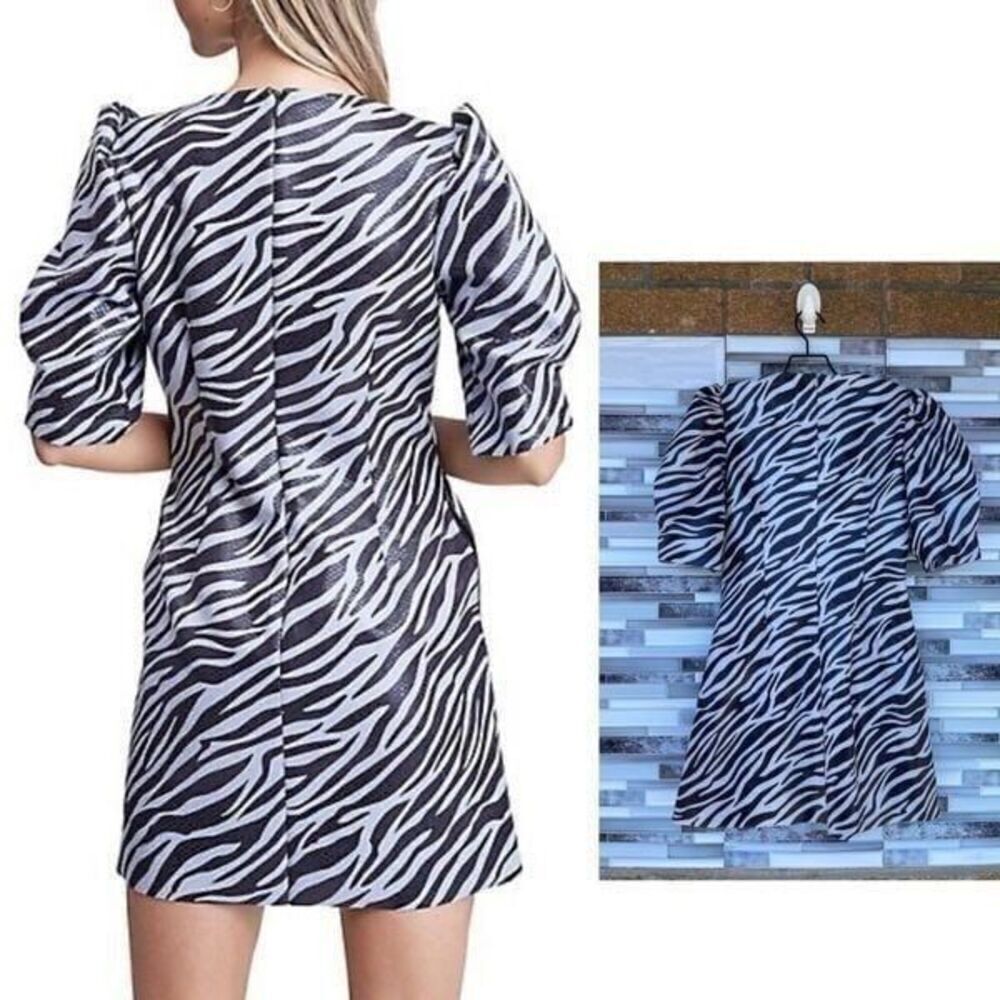 En Saison Zebra Print Mini Dress small - Picture 3 of 12